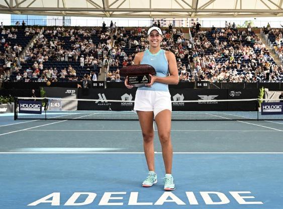 名将扎堆阿德莱德，阿卡连获两项最佳，拉杜牵手优衣库作伴费德勒