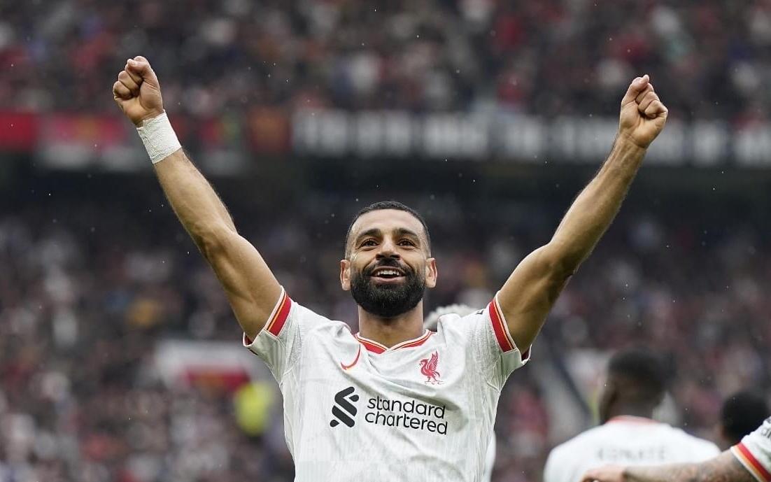 现在的英超形势很明朗，曼联化身阿森纳的护花使者要助阿森纳夺冠