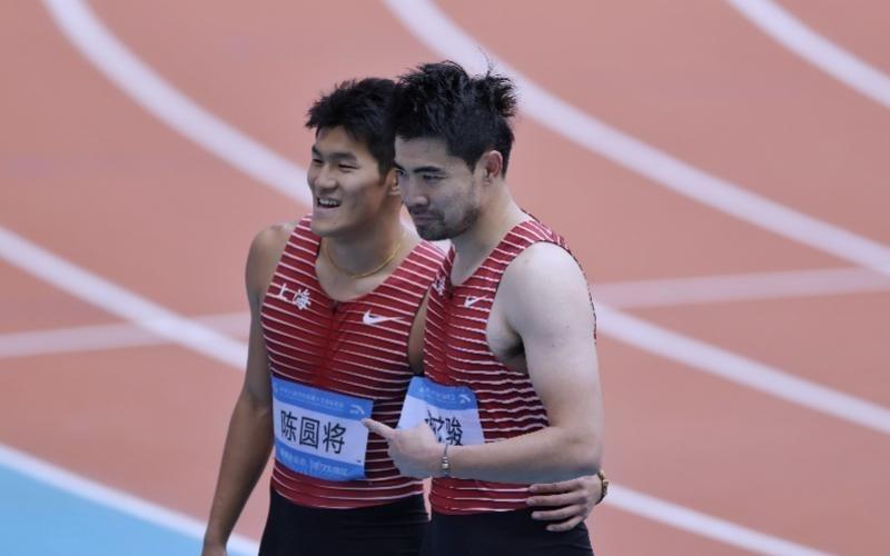 男子110米栏后浪翻涌，35岁谢文骏带伤谢幕无缘冲四连冠