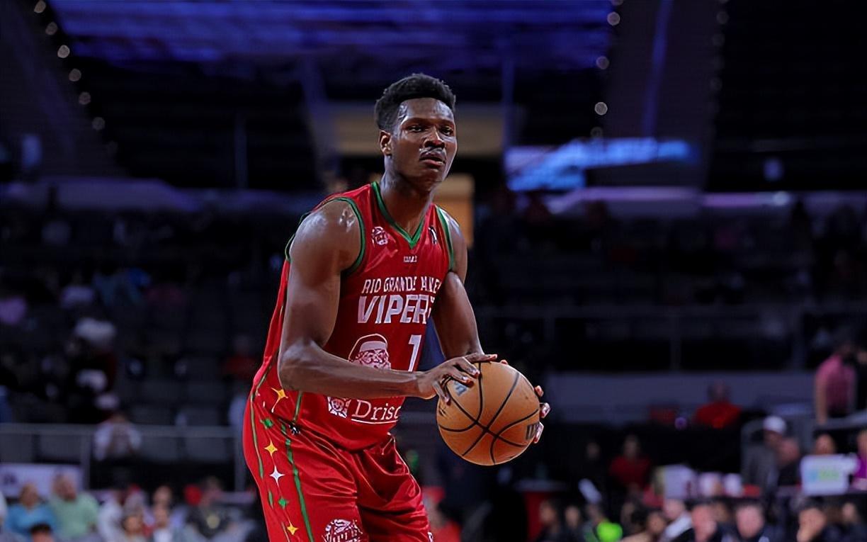 还是难以得到更多信任，火箭二队先发中锋的能力没办法发挥出来