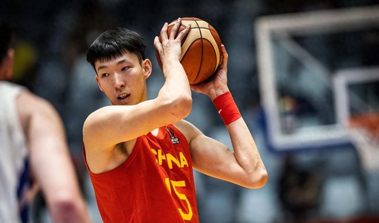 深夜10点！中国篮协公布男篮19人集训名单，球迷：有三个想不到