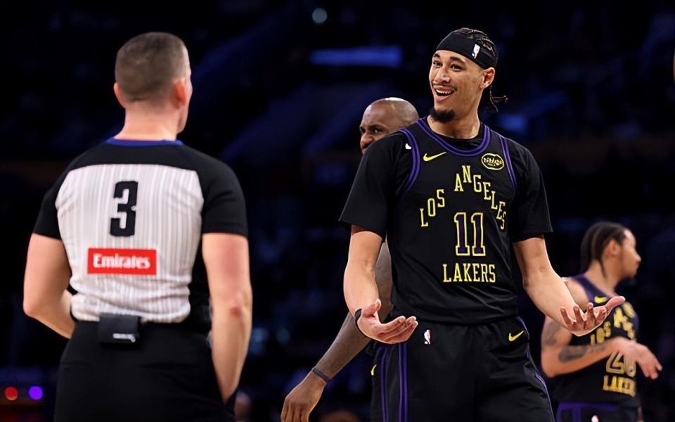 莫名其妙！湖人先发中锋的状态上去了，替补中锋的状态又下来了